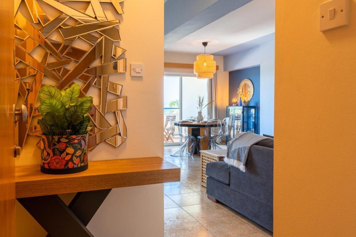 Bayview 2-br W Terrace In Apartment Larnaka